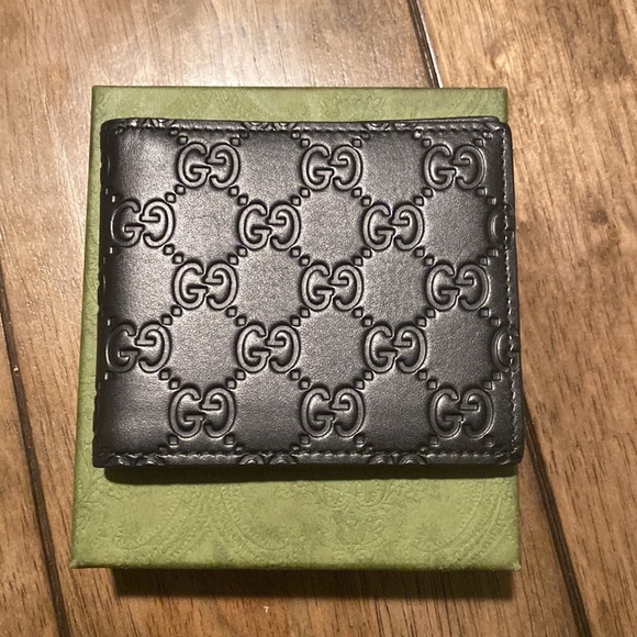 Black Gucci Wallet - Picture 3 of 4